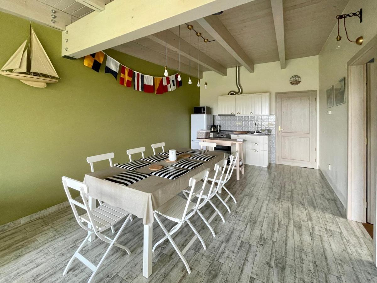 Apartmány Modřínový Dům Horní Planá Esterno foto
