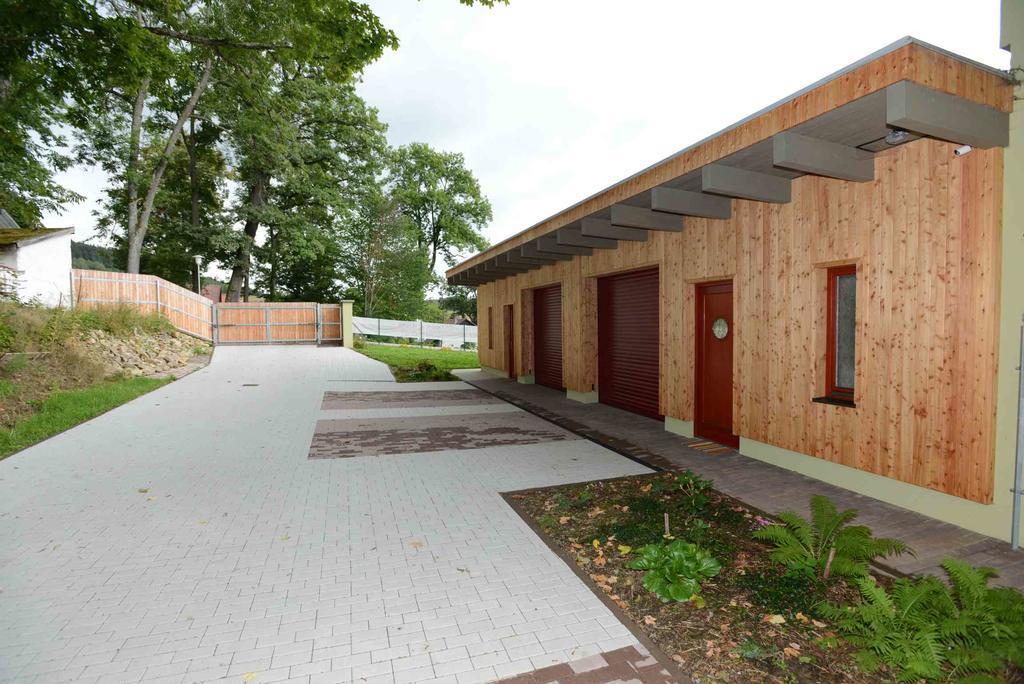 Apartmány Modřínový Dům Horní Planá Esterno foto